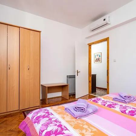 Sisic - Two Bedroom With Terrace Apartment