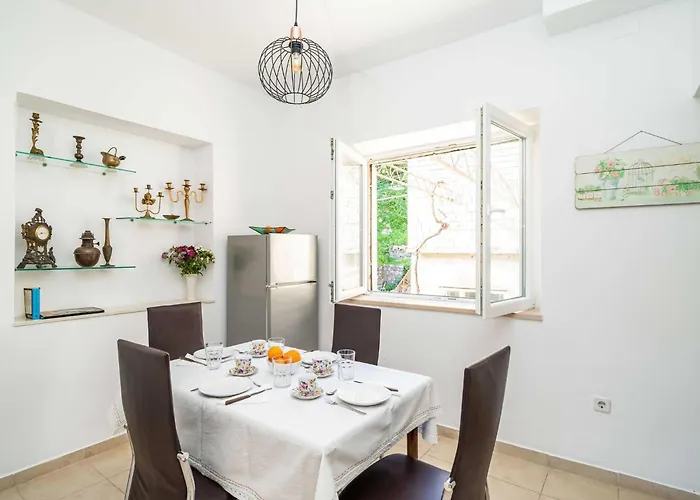 Sisic - Two Bedroom With Terrace Apartament