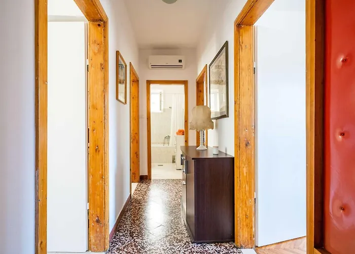 Sisic - Two Bedroom With Terrace *