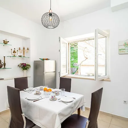 Sisic - Two Bedroom With Terrace Apartamento