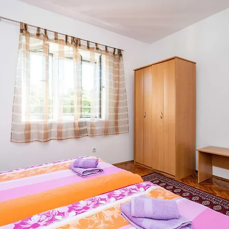 Sisic - Two Bedroom With Terrace *