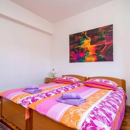 Appartamento Sisic - Two Bedroom With Terrace *