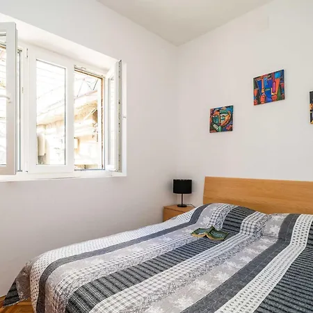Apartamento Sisic - Two Bedroom With Terrace