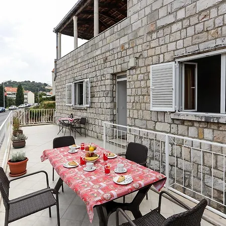 Sisic - Two Bedroom With Terrace *