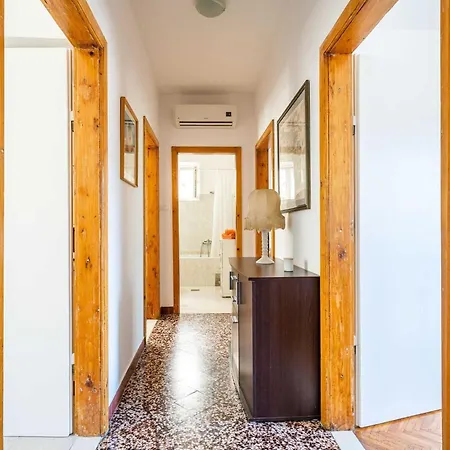 Sisic - Two Bedroom With Terrace *