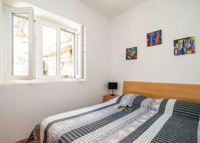 公寓 Sisic - Two Bedroom With Terrace