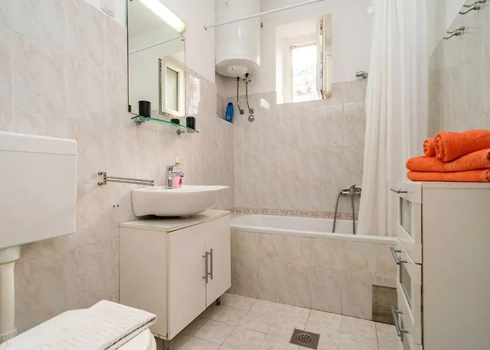 Sisic - Two Bedroom With Terrace 公寓 *