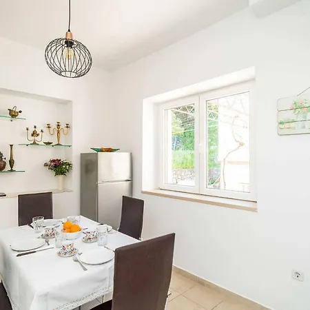 Sisic - Two Bedroom With Terrace * Dubrovnik