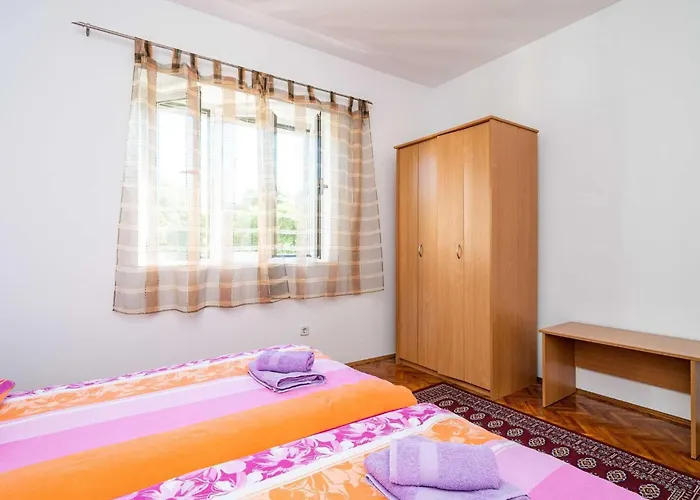 Sisic - Two Bedroom With Terrace *