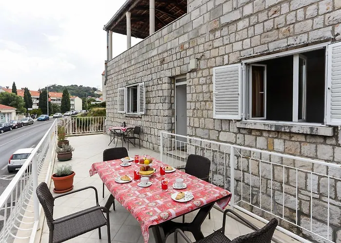 Sisic - Two Bedroom With Terrace *