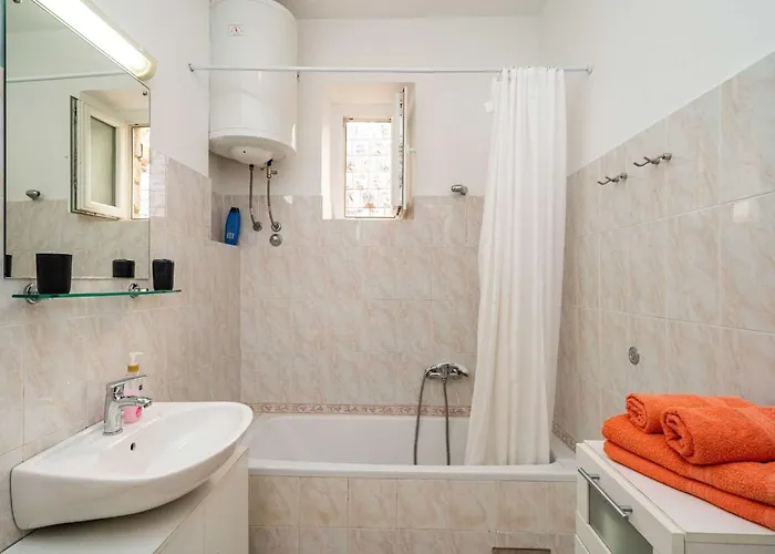 Appartement Sisic - Two Bedroom With Terrace